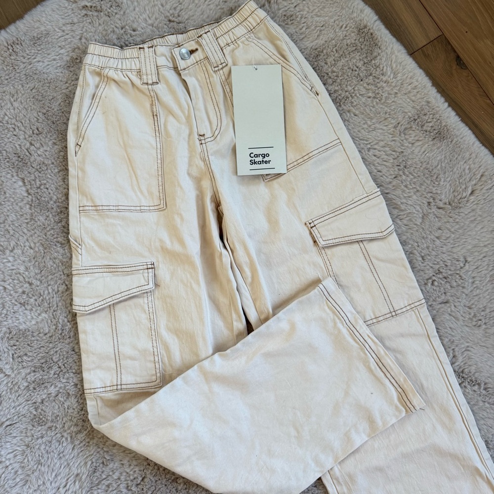NWT / XXS / Women Cream Cargo Skater Pants